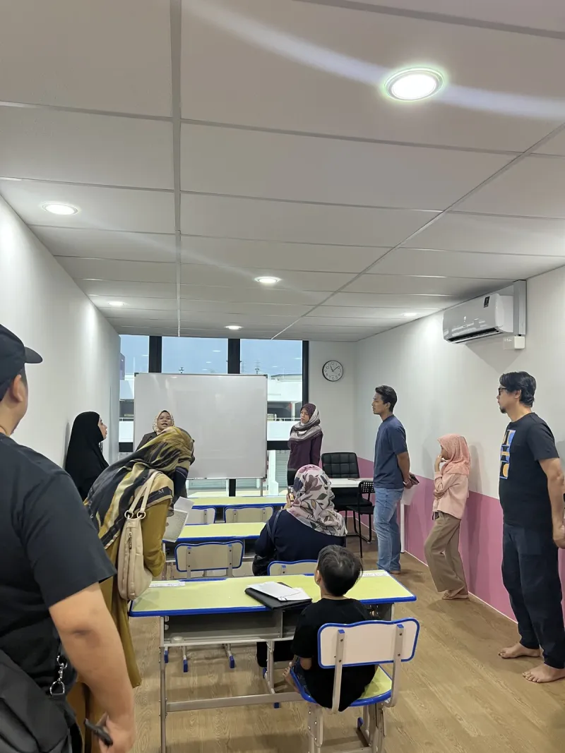 Parents visiting a KSS learning environment